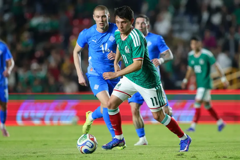 México jugando ante Islandia l MEXSPORT