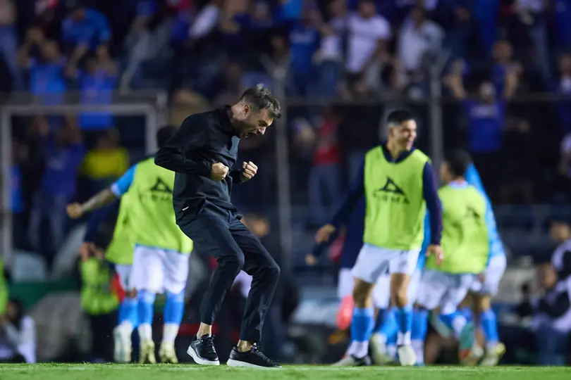 Martín Anselmi en celebración con Cruz Azul en el Apertura 2024 de la Liga MX | MEXSPORT