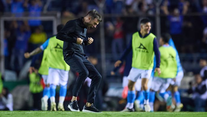Martín Anselmi en celebración con Cruz Azul en el Apertura 2024 de la Liga MX | MEXSPORT