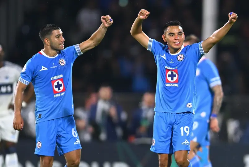 Erik Lira y Carlos Rodríguez en un partido de Cruz Azul | MEXSPORT