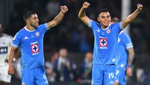 Erik Lira y Carlos Rodríguez en un partido de Cruz Azul | MEXSPORT