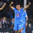 Erik Lira y Carlos Rodríguez en un partido de Cruz Azul | MEXSPORT