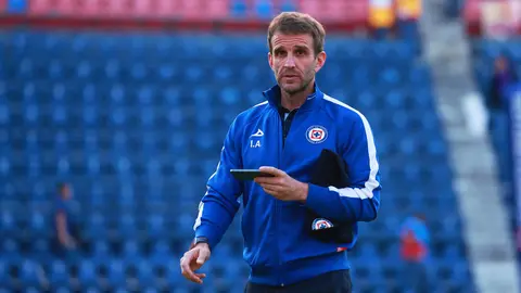 Iván Alonso tuvo que dejar a Cruz Azul en California | IMAGO7