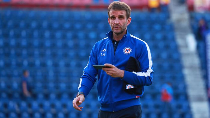 Iván Alonso tuvo que dejar a Cruz Azul en California | IMAGO7