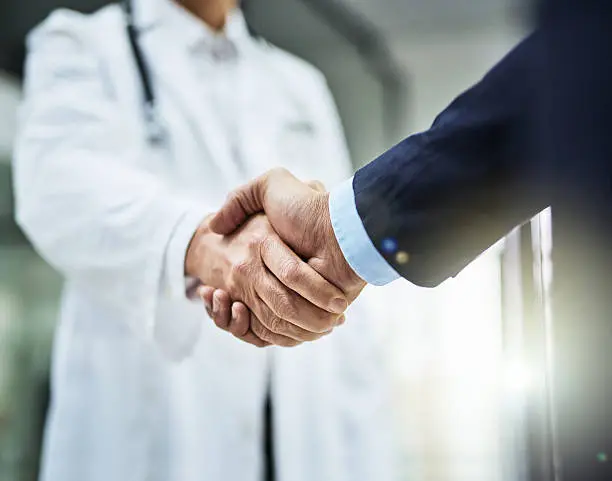 La voluntad anticipada permite decidir sobre tratamientos médicos en casos de enfermedad grave o terminal./ Pixabay