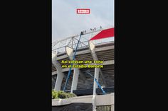 Así Colocan Una "Lona" Del Estadio Banorte