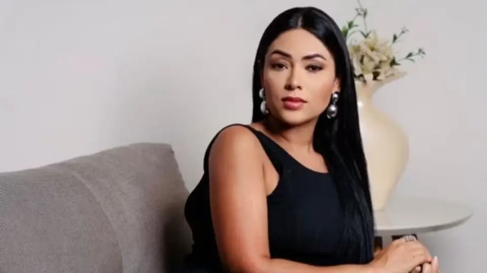¿Quién era Flavia Barros, la empresaria encontrada sin vida en un hotel con un director de cárcel?