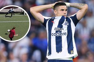 "Tienen que cerrar Palacio Nacional": Aficionados se burlan del penal fallado de Djuka comparándolo con Claudia Sheinbaum