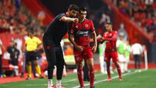 Sebastian Abreu con Gilberto Mora en un partido de Xolos de Tijuana en la Liga MX | IMAGO 7