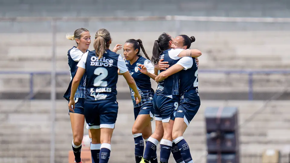 Jugadoras de Pachuca en celebración durante un partido del Clausura 2026 de la Liga MX Femenil | IMAGO 7
