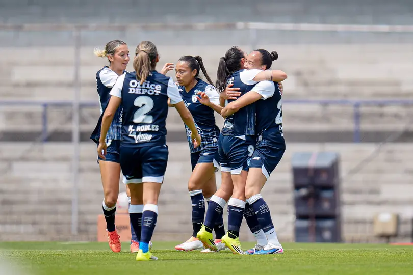 Jugadoras de Pachuca en celebración durante un partido del Clausura 2026 de la Liga MX Femenil | IMAGO 7