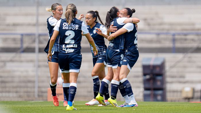 Jugadoras de Pachuca en celebración durante un partido del Clausura 2026 de la Liga MX Femenil | IMAGO 7