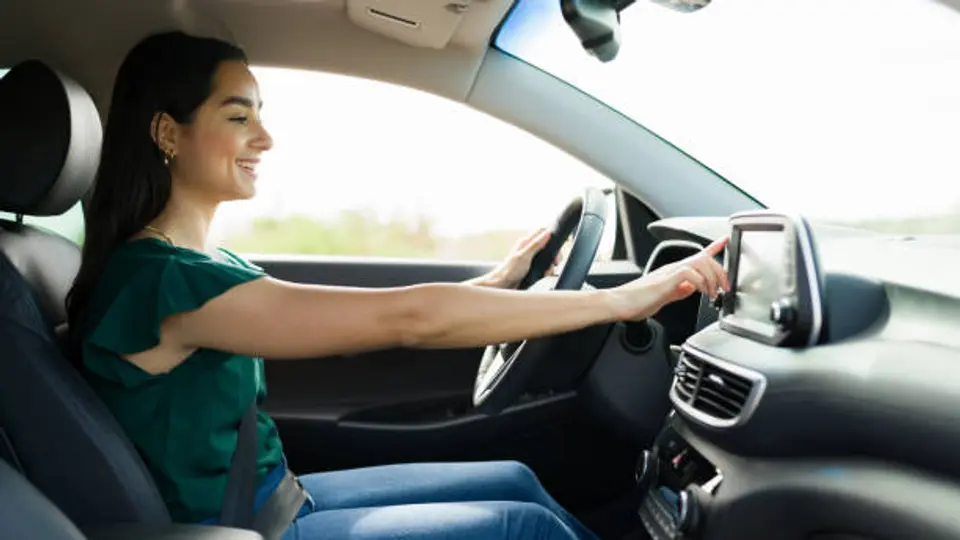 Autoridades reforzarán operativos en carreteras durante Semana Santa para detectar vehículos con exceso de pasajeros./ Pixabay