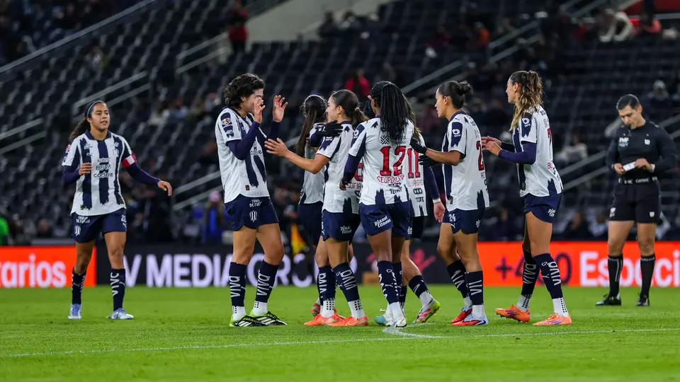 Jugadoras de Rayadas en celebración en el Clausura 2026 de la Liga MX Femenil | IMAGO 7