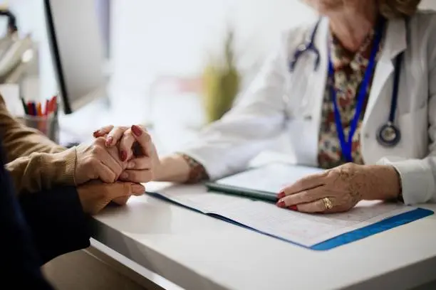 El trámite en hospitales seguirá siendo gratuito durante todo el año bajo criterios médicos./ Pixabay