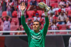 Feyenoord ve con lupa al 'Tala' Rangel, pero no hay ninguna oferta por el portero