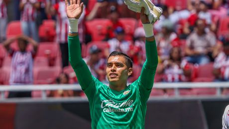 Feyenoord ve con lupa al 'Tala' Rangel, pero no hay ninguna oferta por el portero