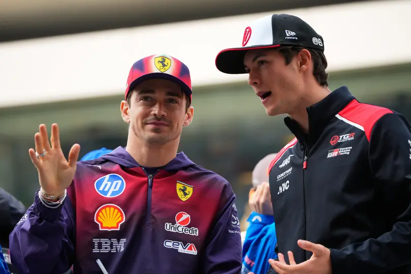Charles Leclerc de Ferrari y Oliver Bearman de Haas en el Gran Premio de China 2026 de la Fórmula 1 | AP