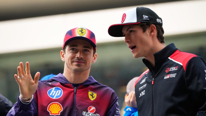 Charles Leclerc de Ferrari y Oliver Bearman de Haas en el Gran Premio de China 2026 de la Fórmula 1 | AP