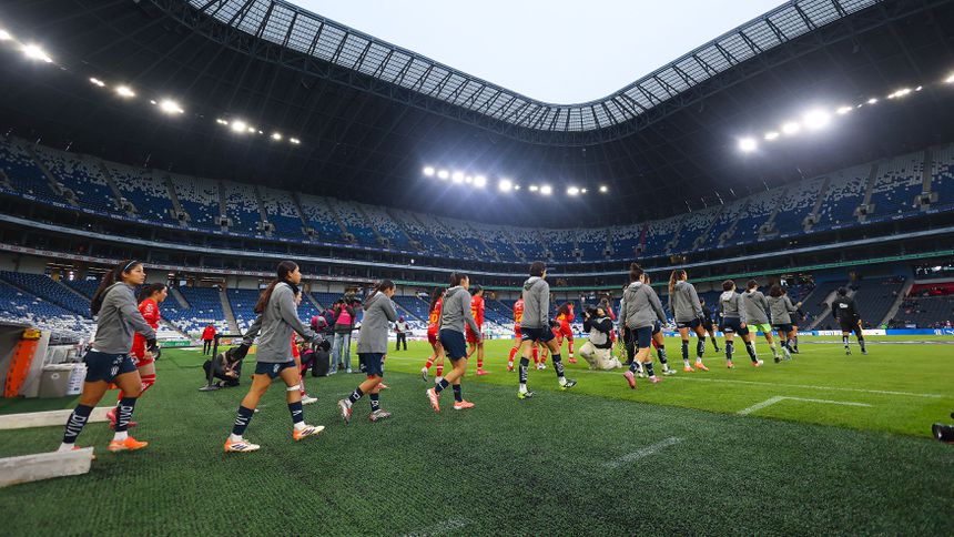 Jugadoras de Rayadas de Monterrey previo a un partido de la Liga MX Femenil | IMAGO 7