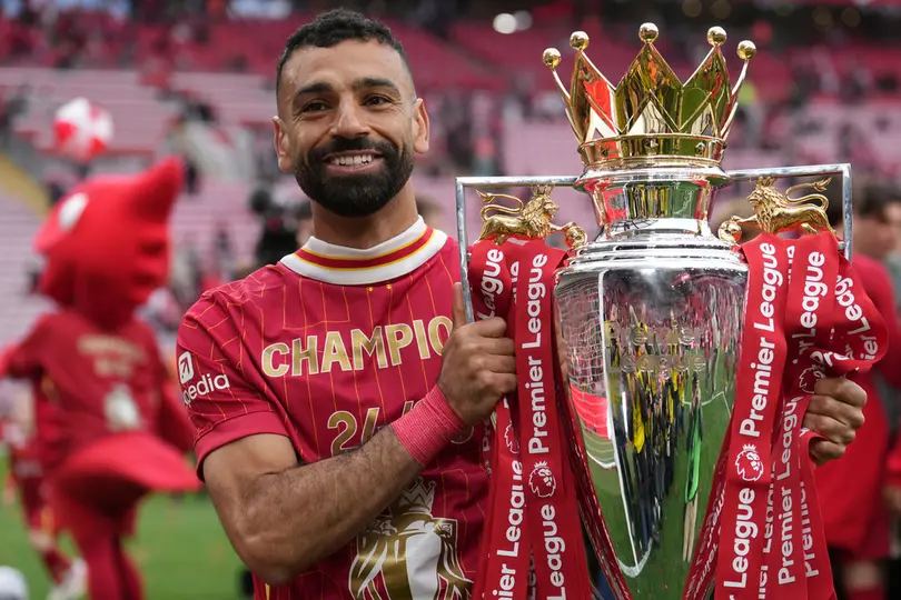 Salah con el trofeo de la Premier League | AP