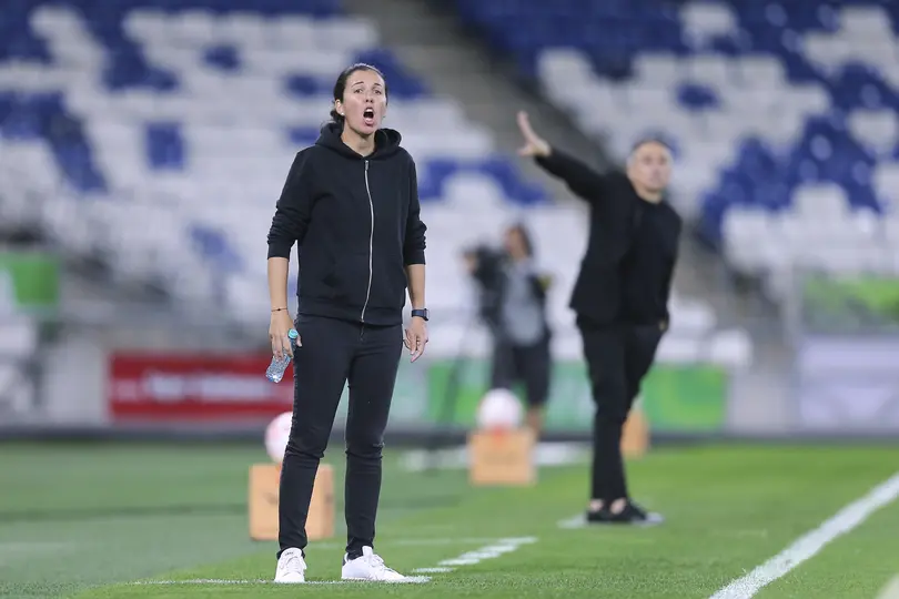 Amandine Miquel, directora técnica de Rayadas de Monterrey, en el partido contra Chivas en el Clausura 2026 | IMAGO 7