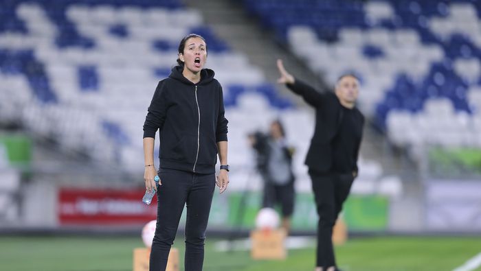 Amandine Miquel, directora técnica de Rayadas de Monterrey, en el partido contra Chivas en el Clausura 2026 | IMAGO 7