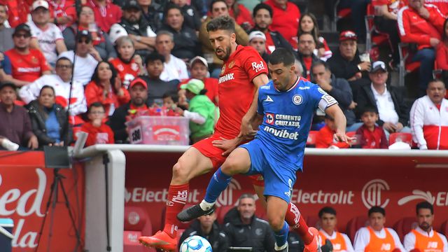 Paulinho y Erik Lira en el partido de Toluca contra Cruz Azul en el Clausura 2026 de Liga MX | IMAGO 7