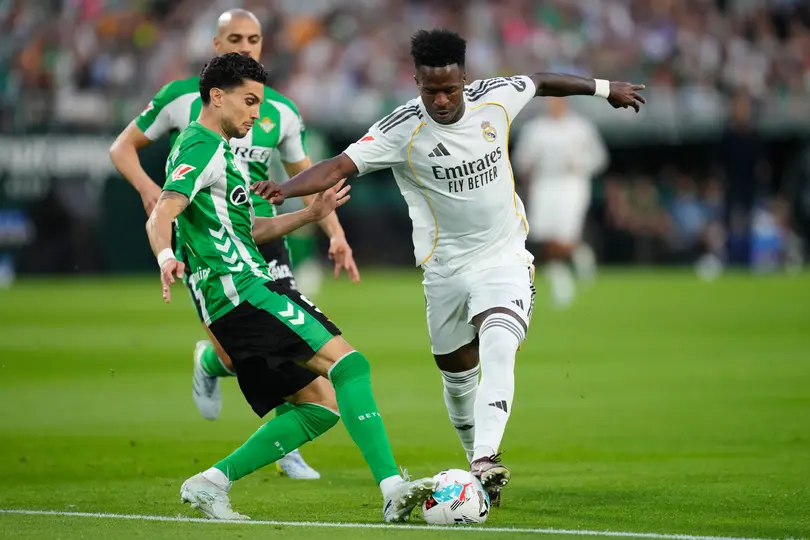 Vinícius con el balón en el Estadio de La Cartuja | AP