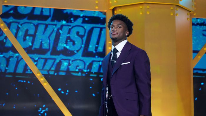 Caleb Downs en su llegada al Draft 2026 de la NFL | AP