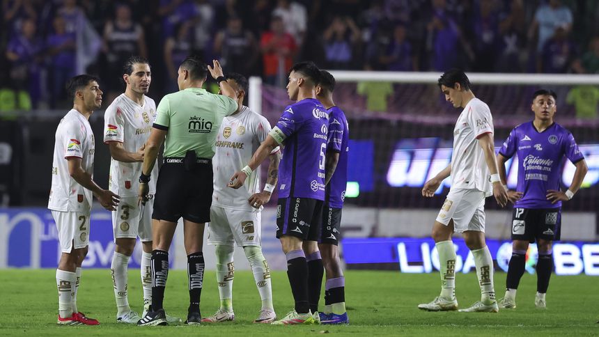 'Gato' Ortiz en el Mazatlán vs Toluca del Clausura 2026 de la Liga MX | IMAGO 7