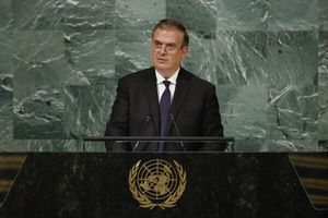 Marcelo Ebrard bajo investigación por estancia de su hijo en embajada de Londres