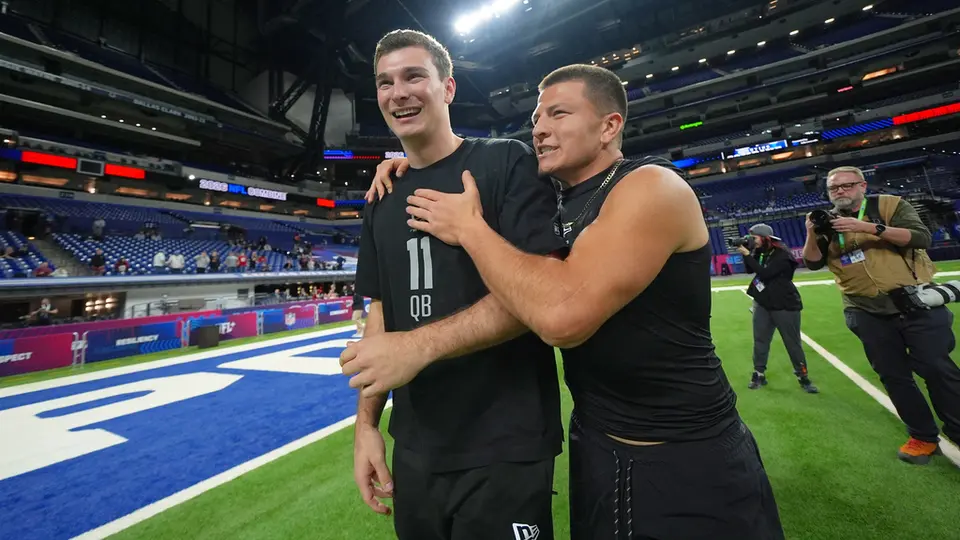 Diego Pavia y Fernando Mendoza durante el NFL Combine | AP