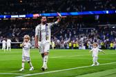 Dani Carvajal se despide del Real Madrid con emotivo “Hala Madrid” junto a sus hijos en el Bernabéu