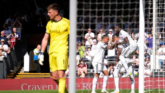 Fulham cierra la temporada con victoria ante el Newcastle; Raúl Jiménez jugó 23 minutos