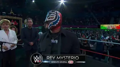 Rey Mysterio promete estabilidad en AAA tras ser presentado como nuevo gerente general
