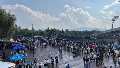 ¡Llegó la Rebel! Así recibió la policía a la barre de Pumas antes de la Final
