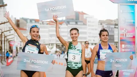 Alegna González en el Maratón de la Coruña | IG:@gpcantones