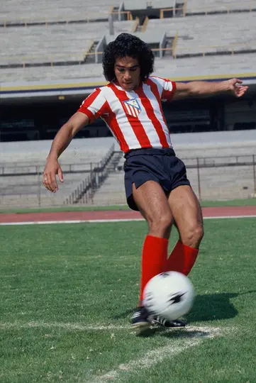Hugo Sánchez, con el Atlético de Madrid, en el Olímpico 1968. l MEXSPORT