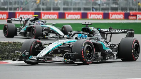 George Russell y Andrea Kimi Antonelli en la pelea en el Gran Premio de Canadá | AP
