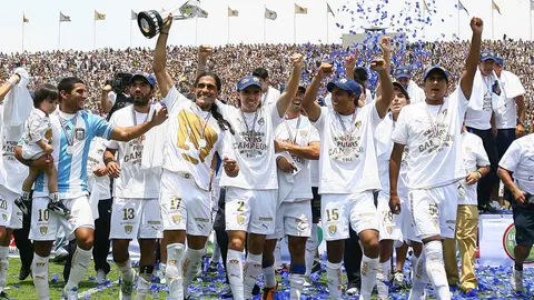 Puma apunta a volver a vestir a Universidad Nacional: ¿cómo le fue al equipo con la marca alemana?