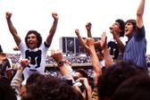 Hugo Sánchez, a hombros junto a Rafael Amador y Bora Milutinovic, tras vencer en la Final 80-81 a Cruz Azul. l MEXSPORT