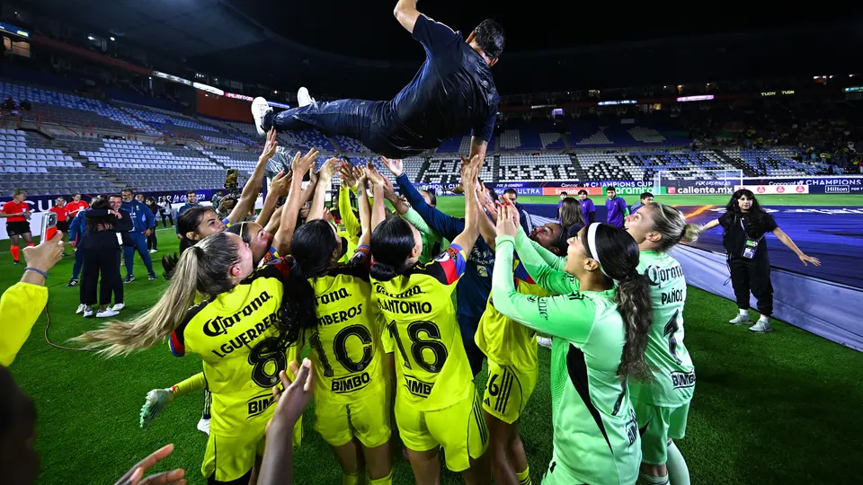 Jugadoras de América celebran con Ángel Villacampa la Concacaf W Champions Cup | MEXSPORT