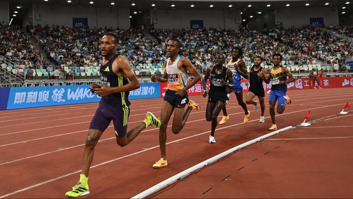 Eduardo Herrera en el pelotón principal en los 5000m de la Diamond League | AFP