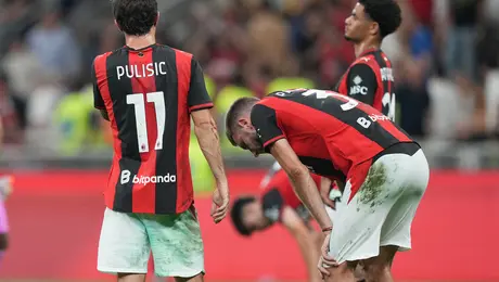 Santiago Giménez se queda sin Champions; Milan cae ante Cagliari en el último juego de temporada