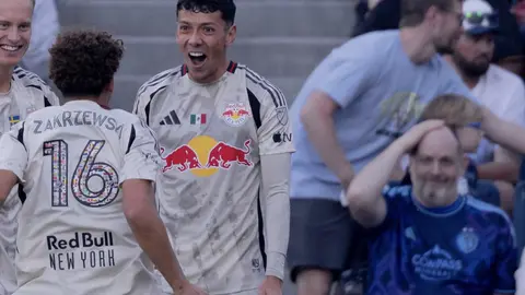 Jorge Ruvalcaba festejando gol en la MLS l X:NewYorkRedBulls
