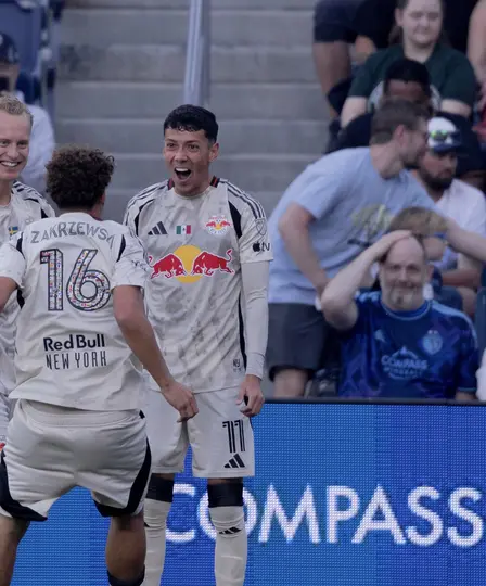 Jorge Ruvalcaba festejando gol en la MLS l X:NewYorkRedBulls