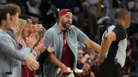 Travis Kelce y Taylor Swift ponen ambiente en el Juego 3 entre Cleveland y New York