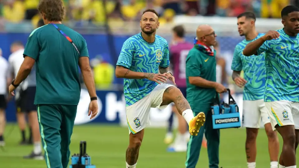 Neymar calentando en la previa de la Copa del Mundo | AP