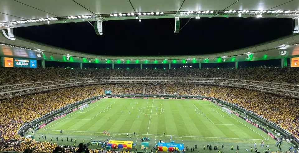Estadio Guadalajara lleno de fanáticos colombianos | ALFREDO OLIVARES